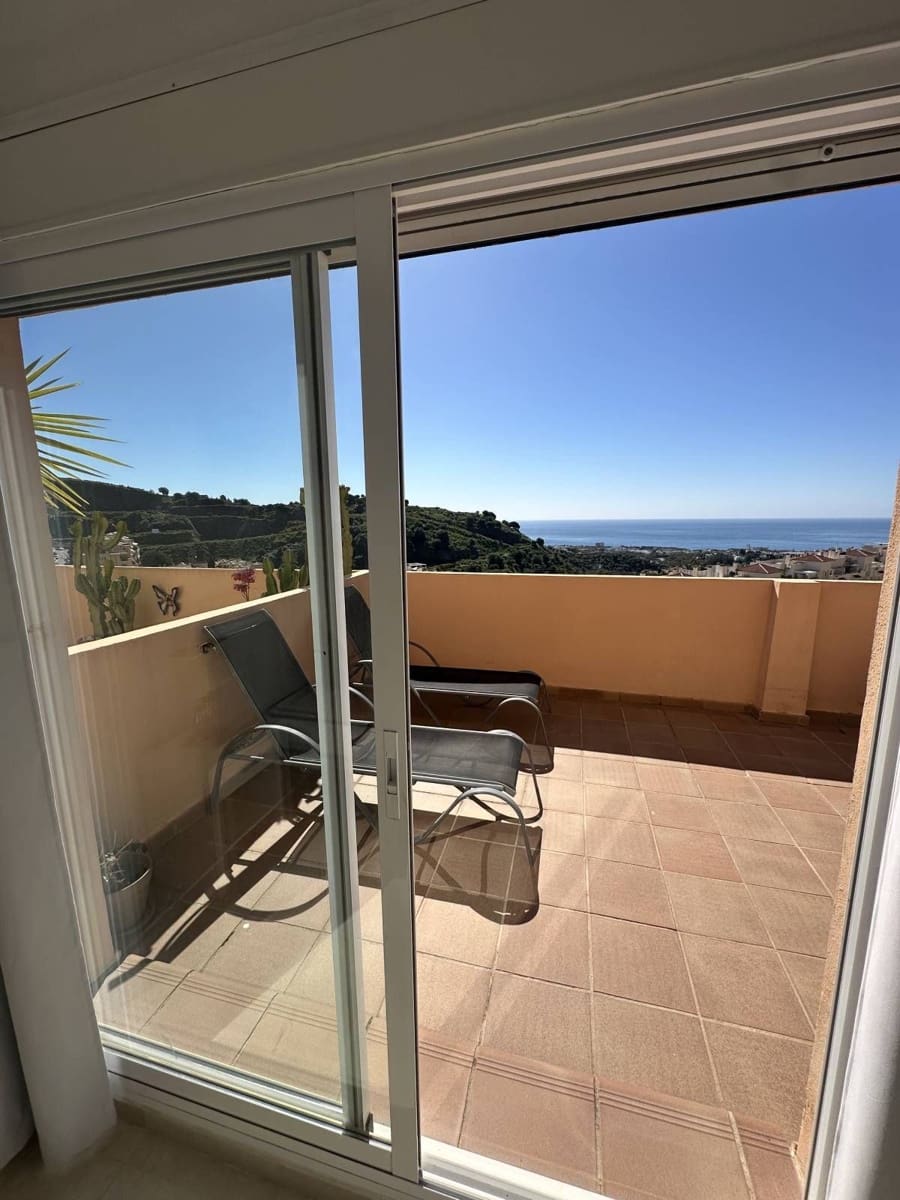 2 bedroom Apartment for sale in Calahonda - € 349,000 (Ref: 9738710)