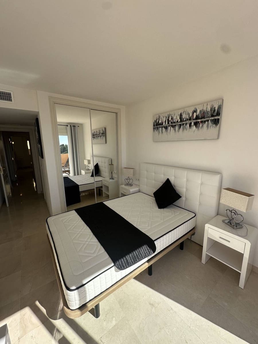 2 bedroom Apartment for sale in Calahonda - € 349,000 (Ref: 9738710)