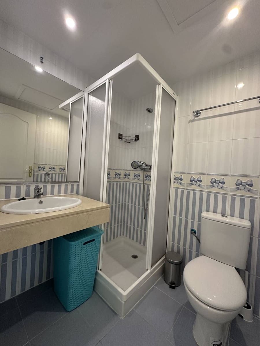 2 bedroom Apartment for sale in Calahonda - € 349,000 (Ref: 9738710)