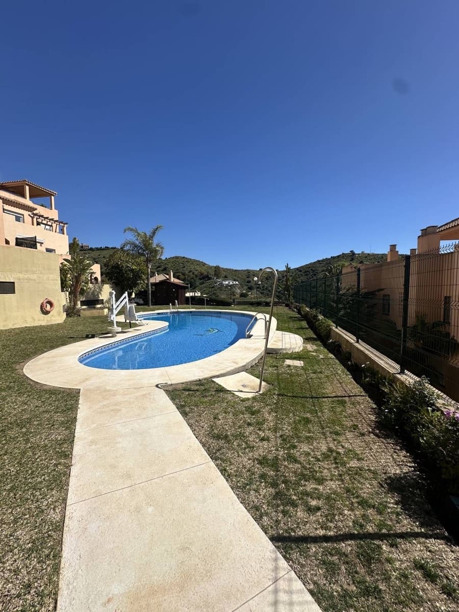 2 bedroom Apartment for sale in Calahonda - € 349,000 (Ref: 9738710)