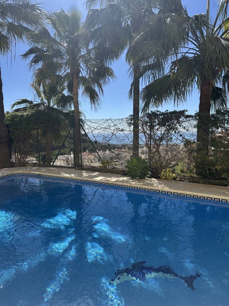 2 bedroom Apartment for sale in Calahonda - € 349,000 (Ref: 9738710)