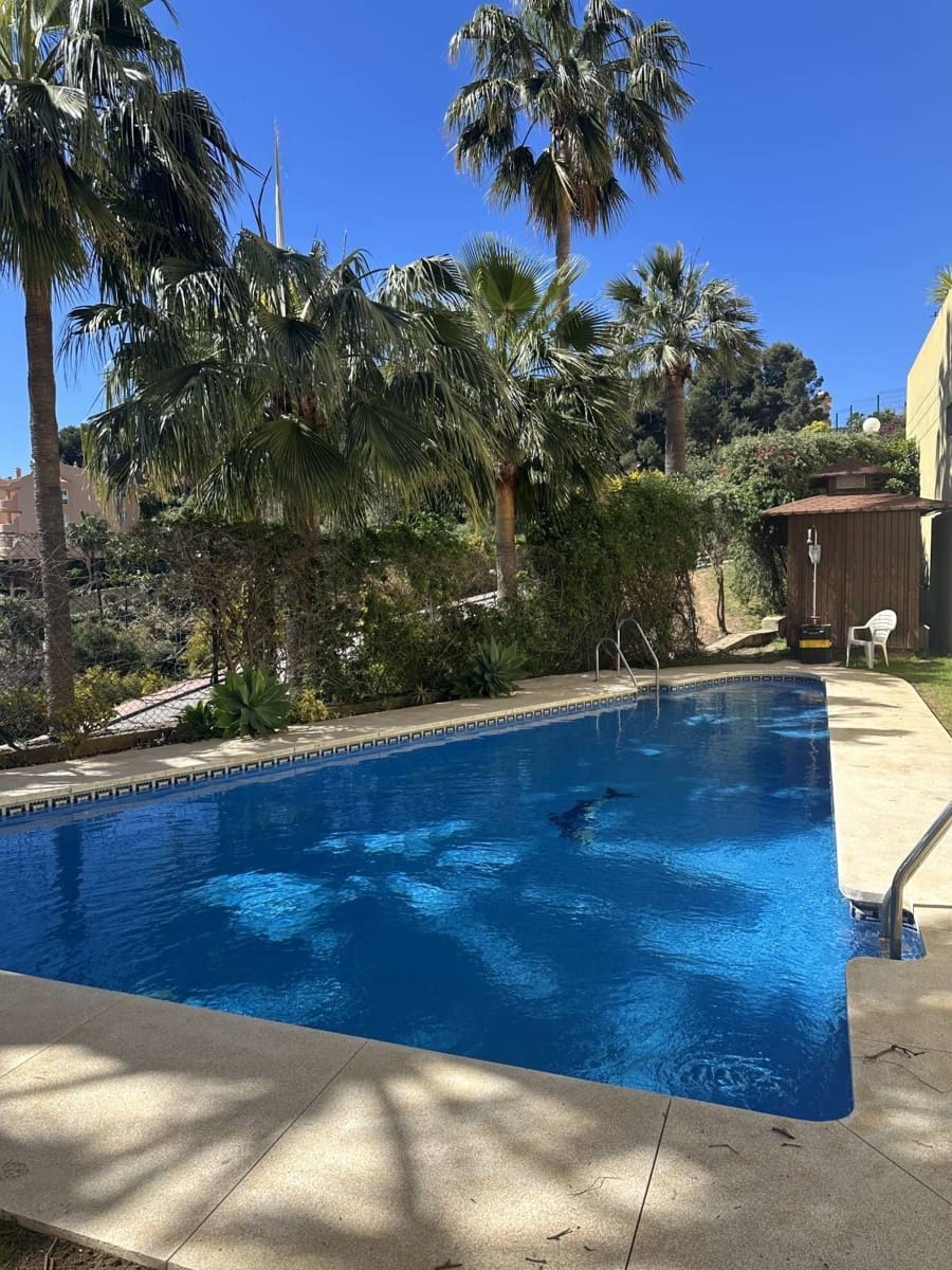 2 bedroom Apartment for sale in Calahonda - € 349,000 (Ref: 9738710)