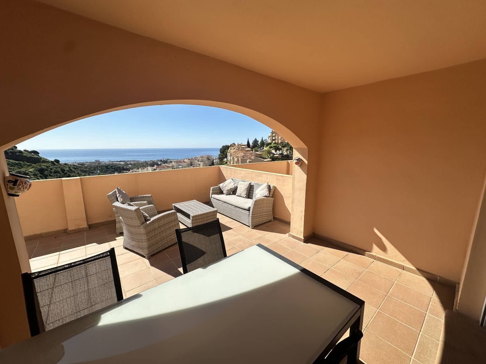 2 bedroom Apartment for sale in Calahonda - € 349,000 (Ref: 9738710)