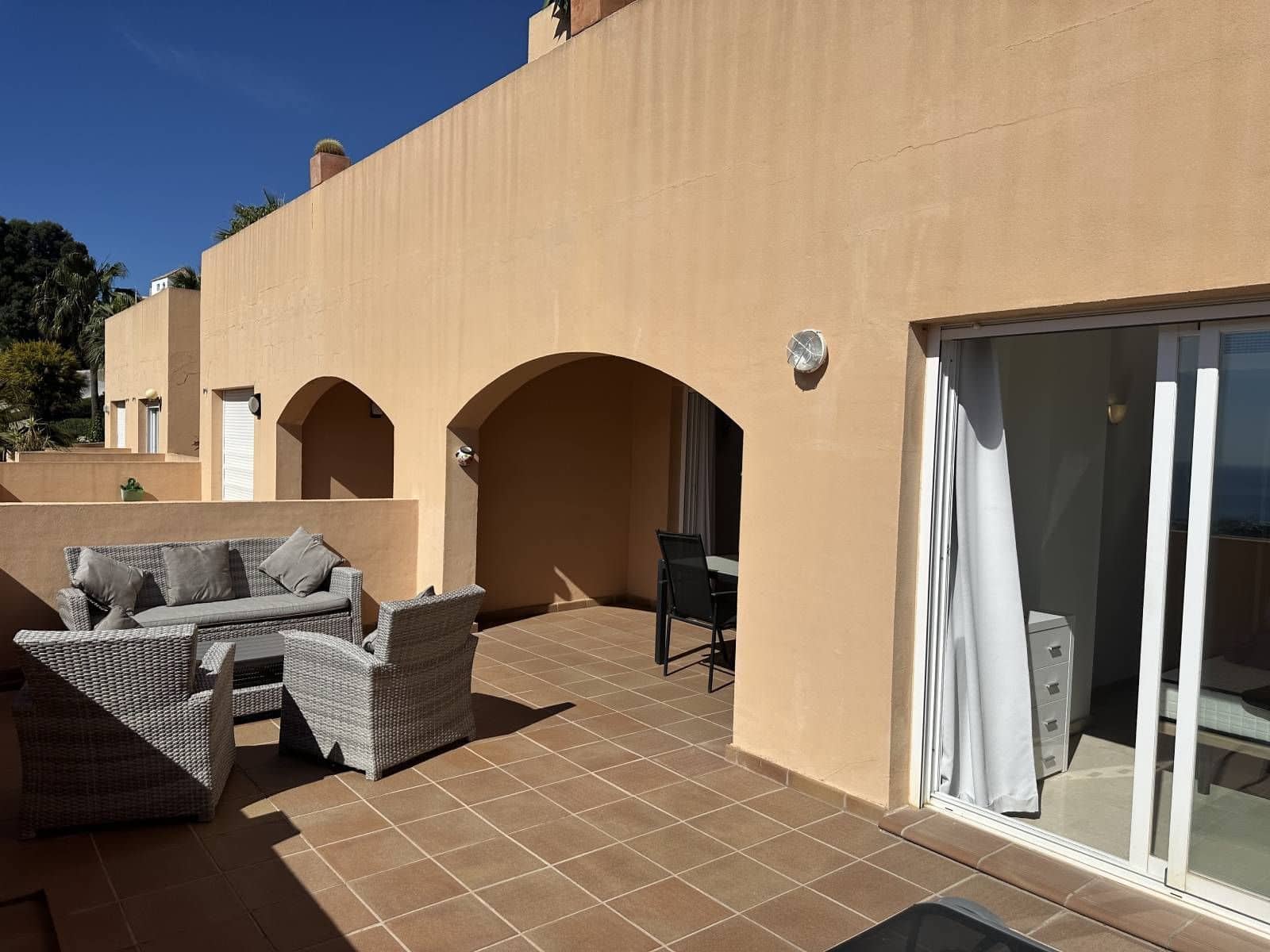 2 bedroom Apartment for sale in Calahonda - € 349,000 (Ref: 9738710)