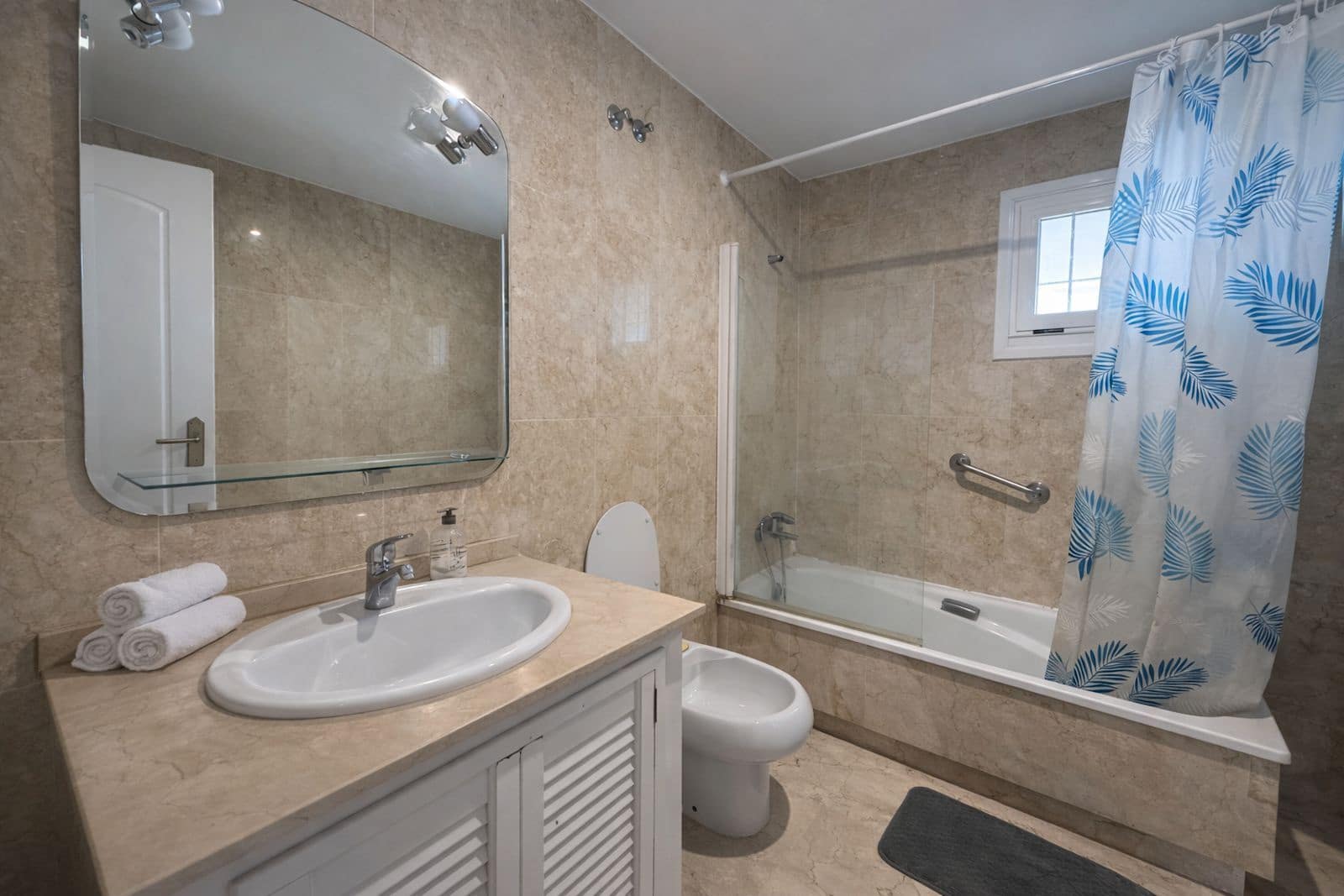 Apartamento de 2 habitaciones en Guadalmina en venta - 395.000 € (Ref: 9738712)