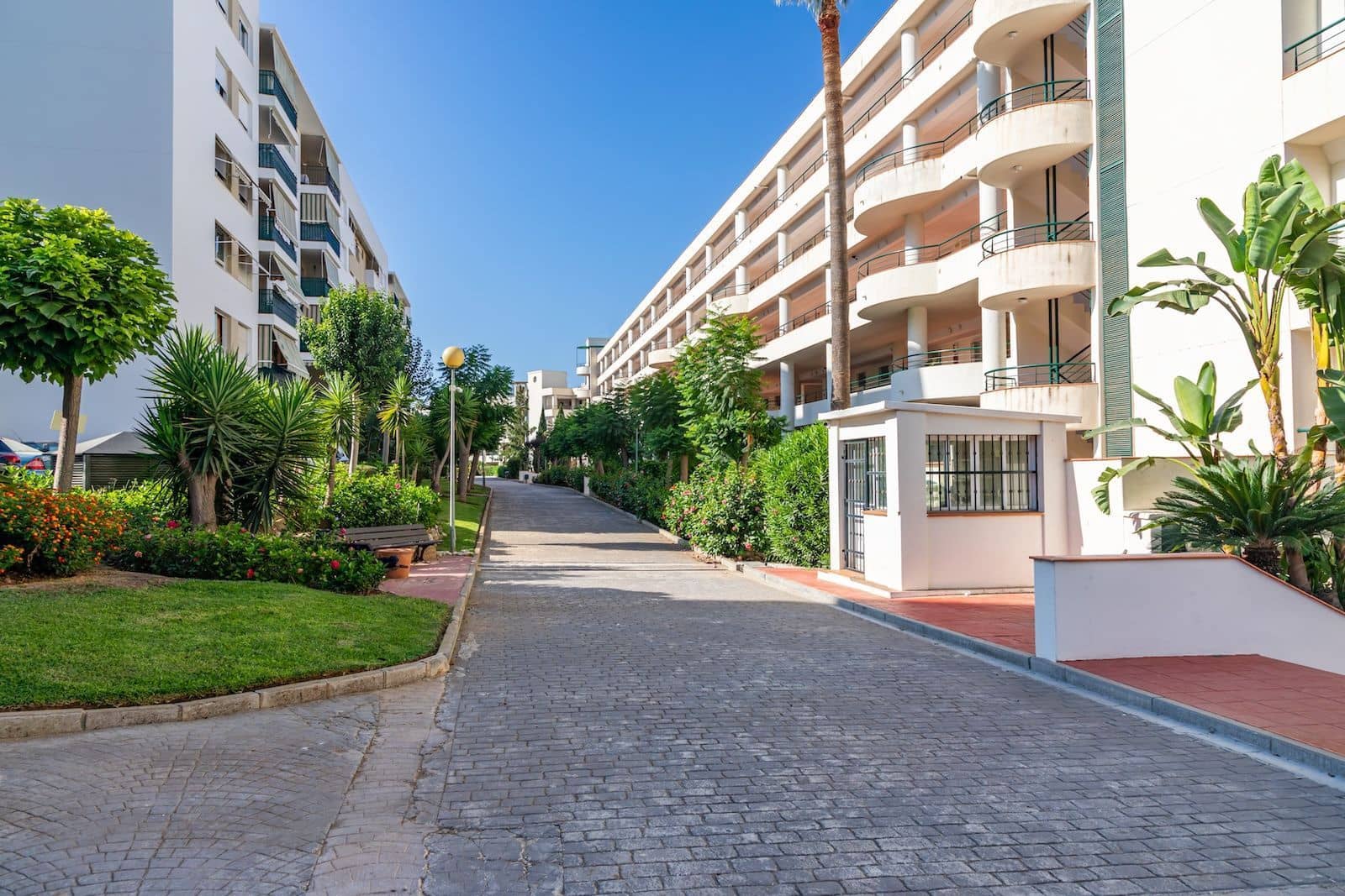 Apartamento de 2 habitaciones en Guadalmina en venta - 395.000 € (Ref: 9738712)