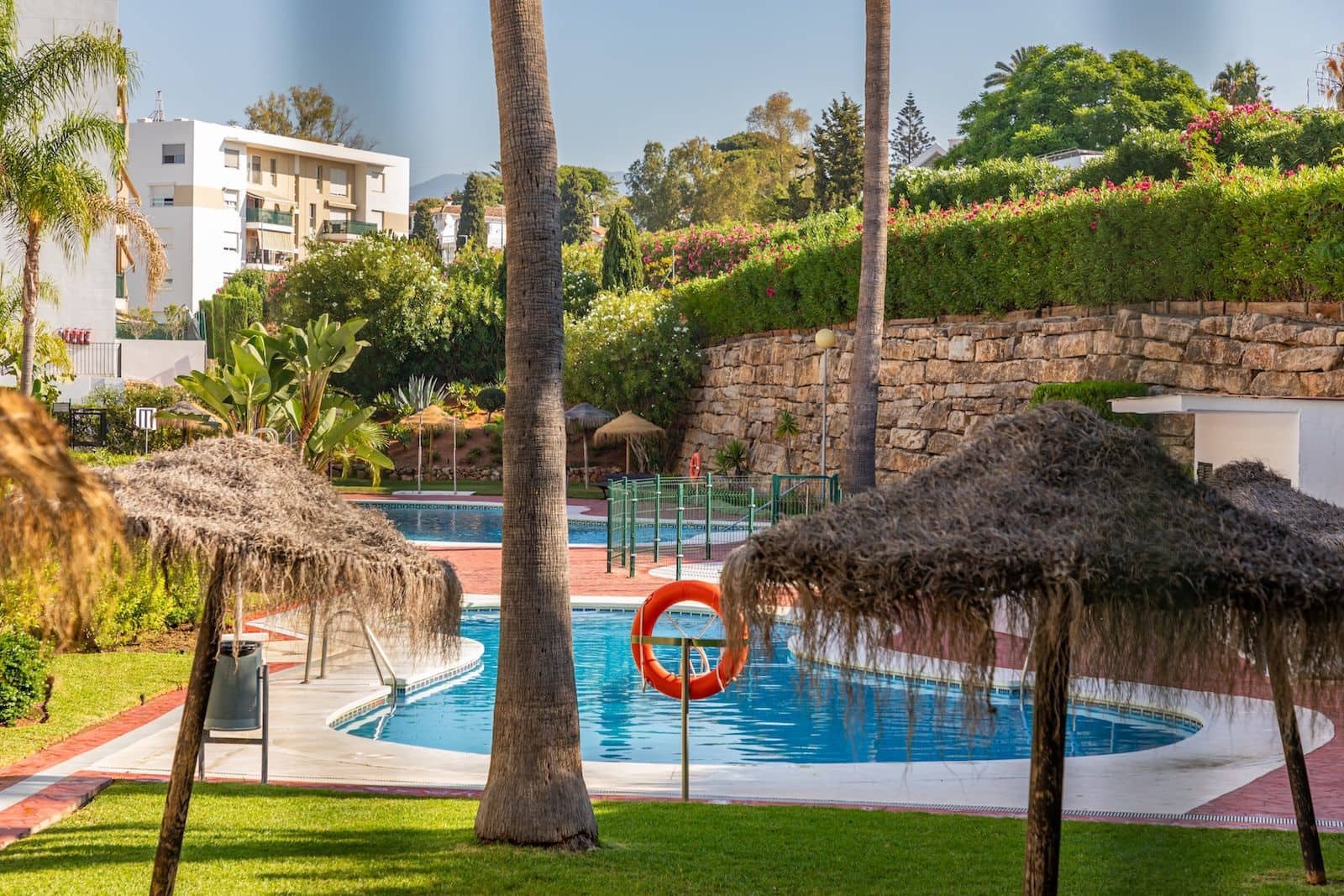 Apartamento de 2 habitaciones en Guadalmina en venta - 395.000 € (Ref: 9738712)