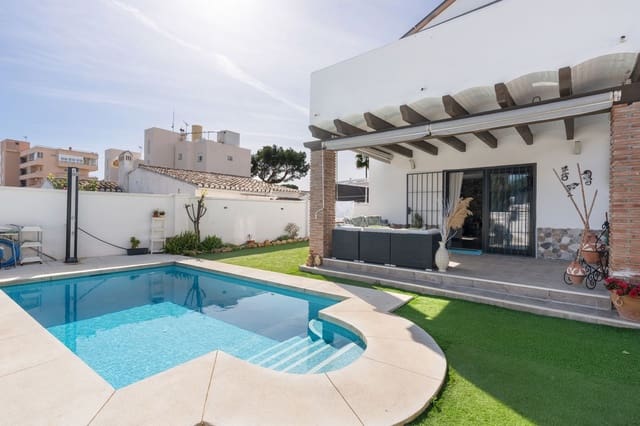 4 makuuhuone Paritalo myytävänä paikassa Calahonda, Mijas - 850 000 € (Ref: 9738715)