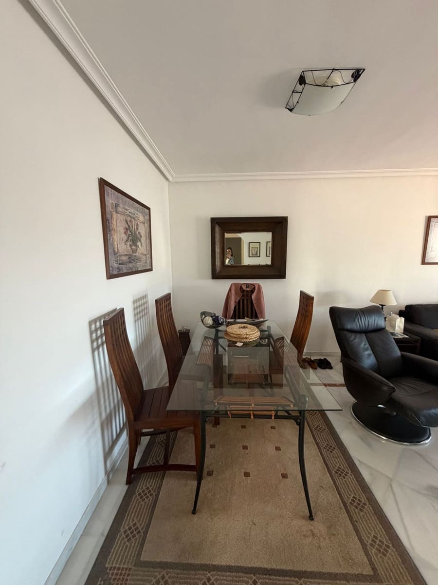 Ático de 2 habitaciones en Puerto Banus en venta - 500.000 € (Ref: 9738716)