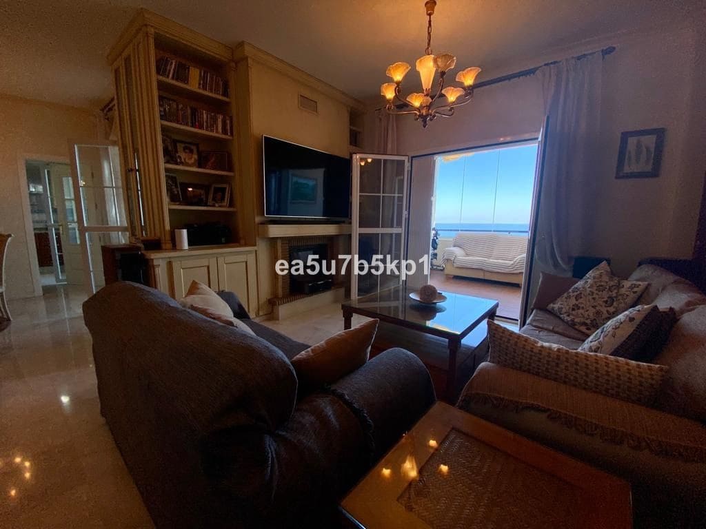 3 makuuhuone Huoneisto myytävänä paikassa Manilva - 535 000 € (Ref: 9738719)