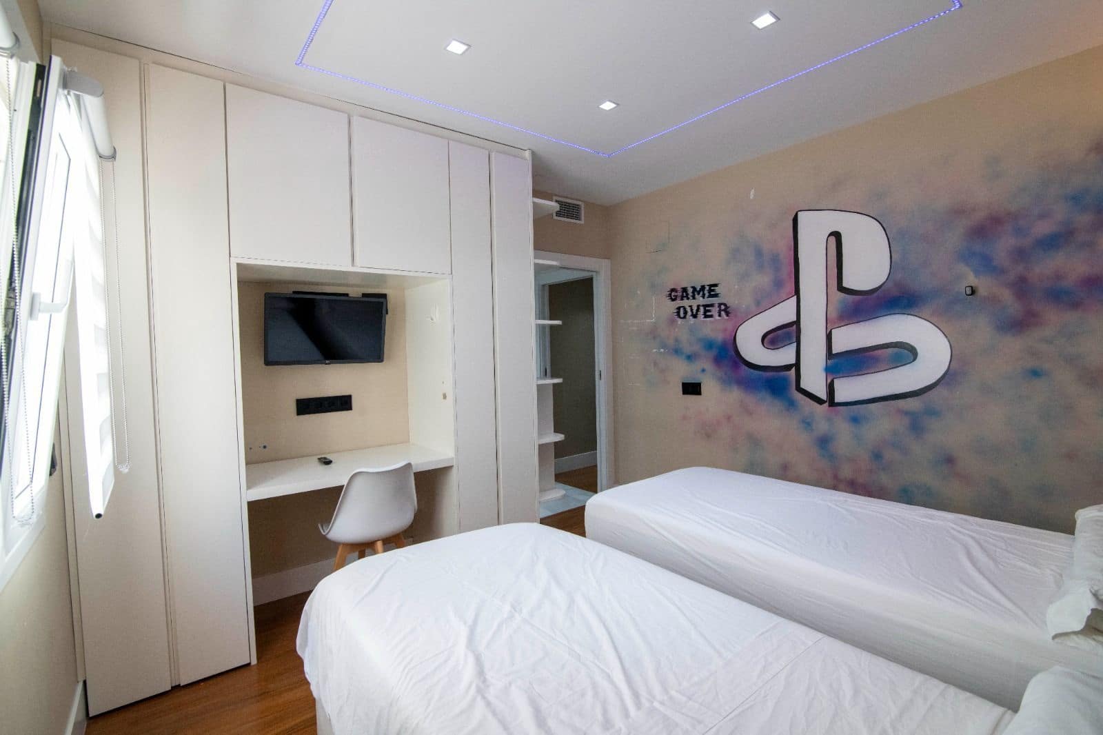 3 bedroom Apartment for sale in Puerto Banus - € 990,000 (Ref: 9738720)