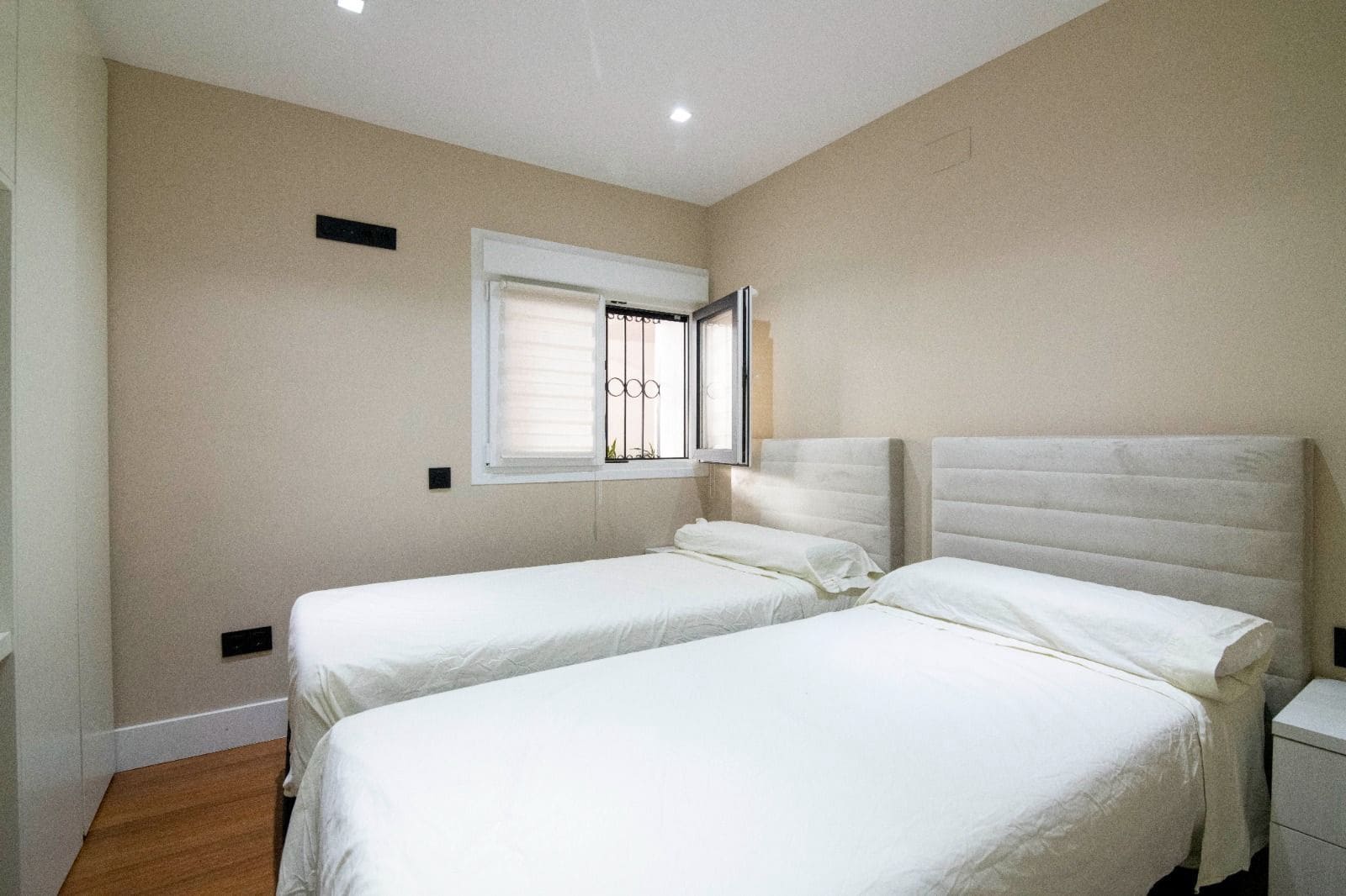 3 bedroom Apartment for sale in Puerto Banus - € 990,000 (Ref: 9738720)