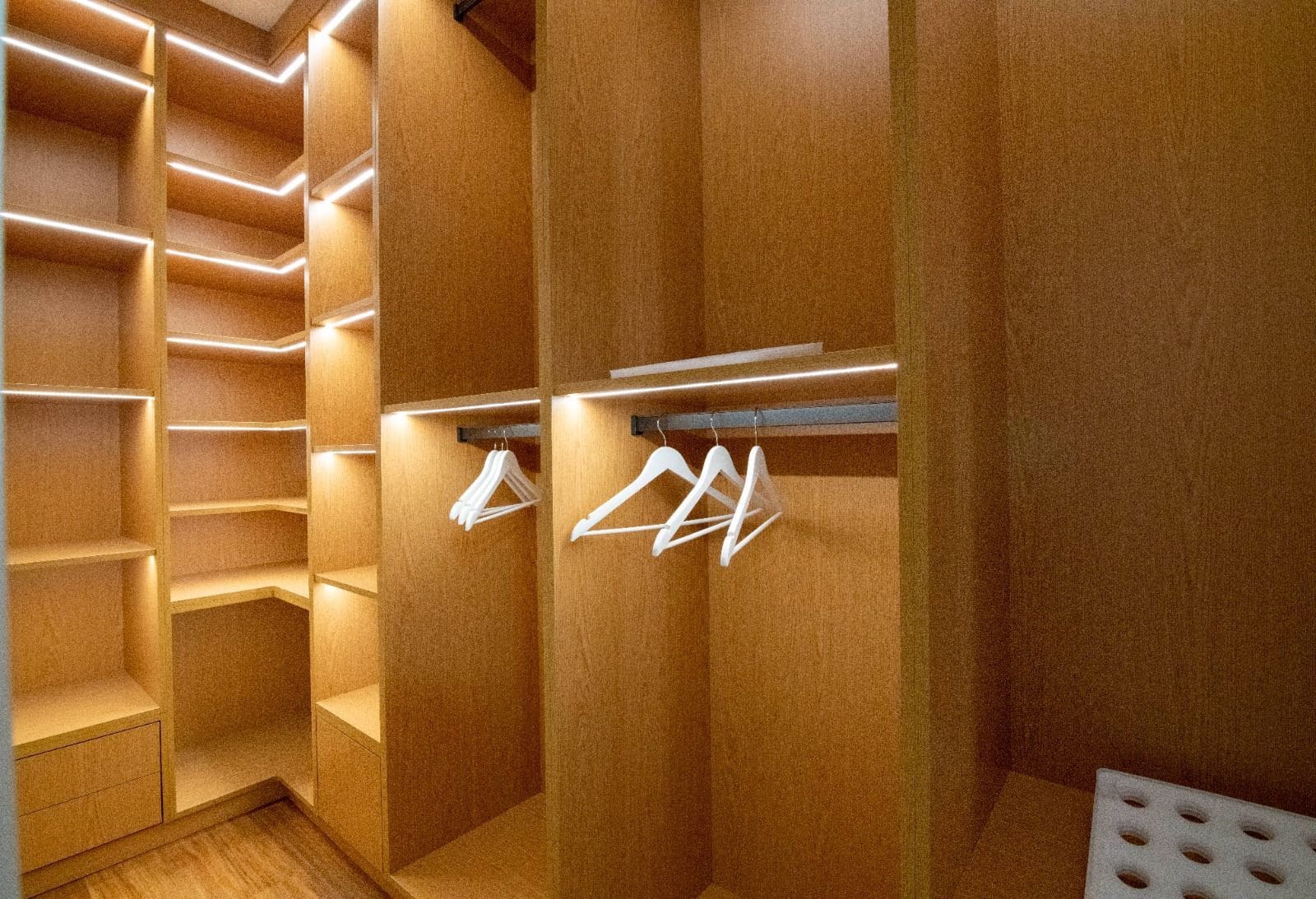 3 bedroom Apartment for sale in Puerto Banus - € 990,000 (Ref: 9738720)