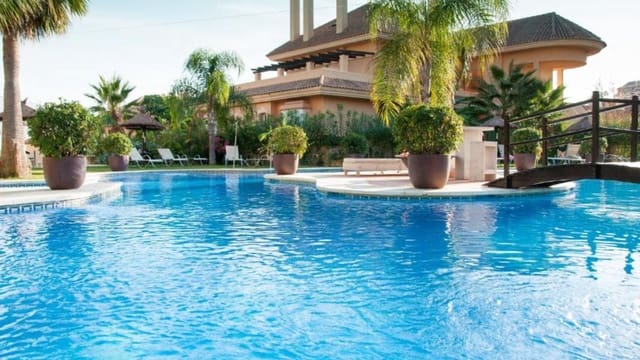2 quarto Apartamento para venda em Aloha Golf, Marbella - 640 000 € (Ref: 9738726)