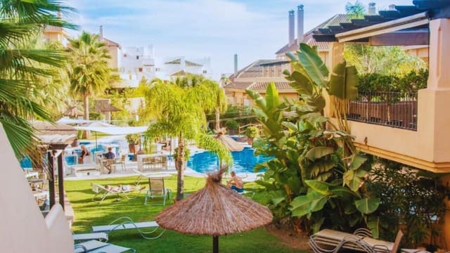 2 quarto Apartamento para venda em Aloha Golf, Marbella - 640 000 € (Ref: 9738726)