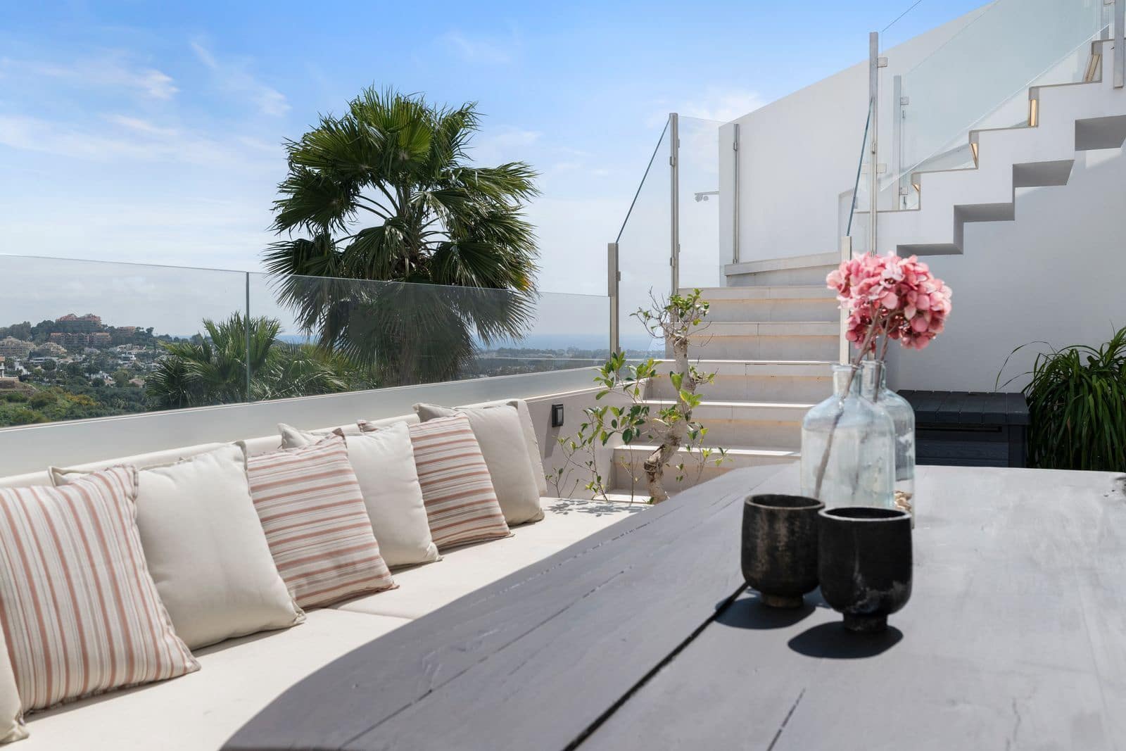 Ático de 2 habitaciones en La Quinta en venta - 769.000 € (Ref: 9738727)