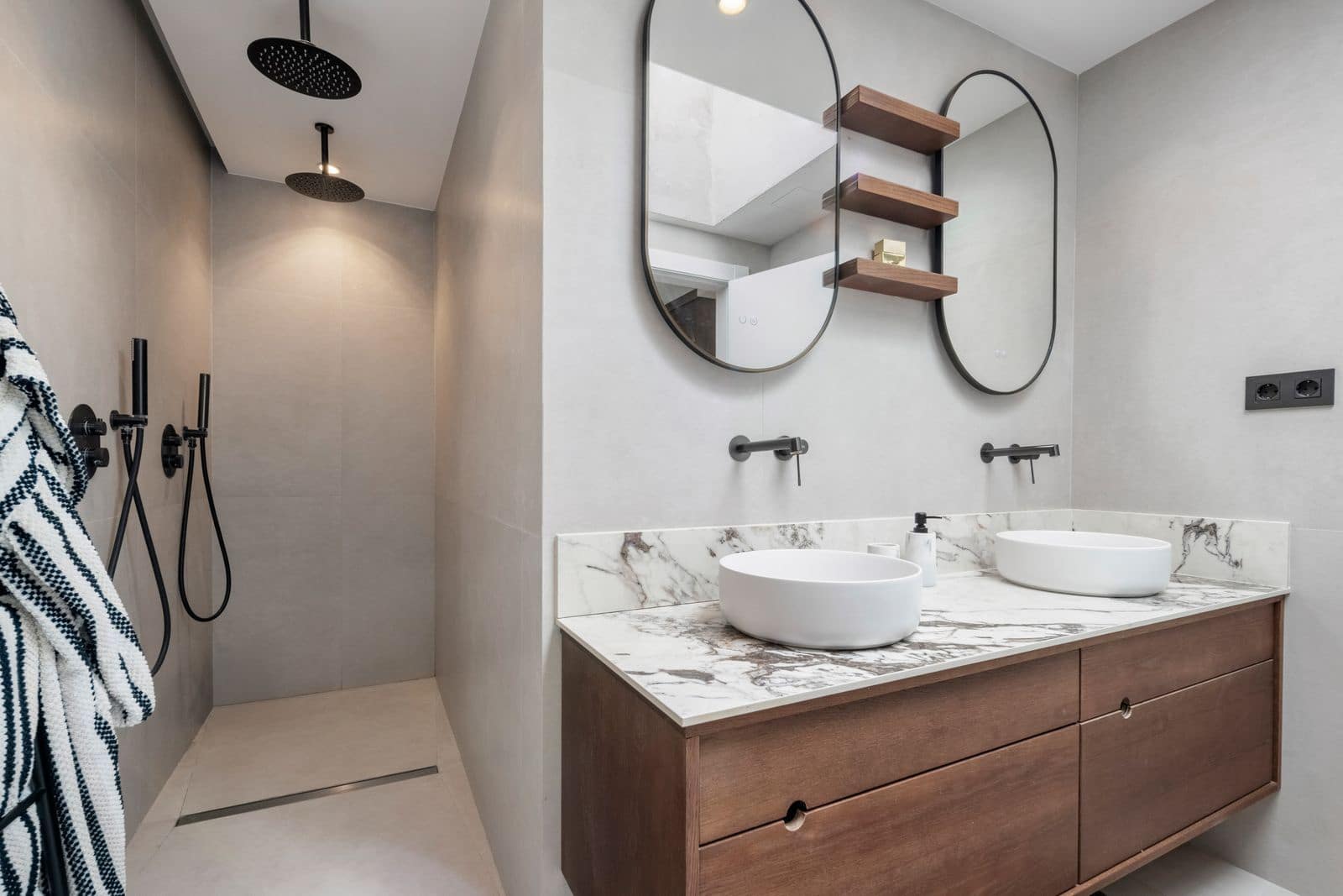 Ático de 2 habitaciones en La Quinta en venta - 769.000 € (Ref: 9738727)