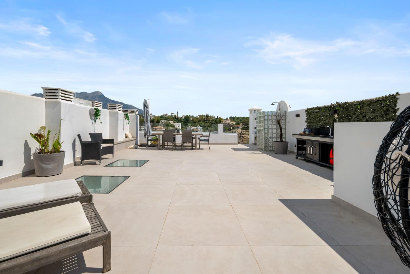 Ático de 2 habitaciones en La Quinta en venta - 769.000 € (Ref: 9738727)