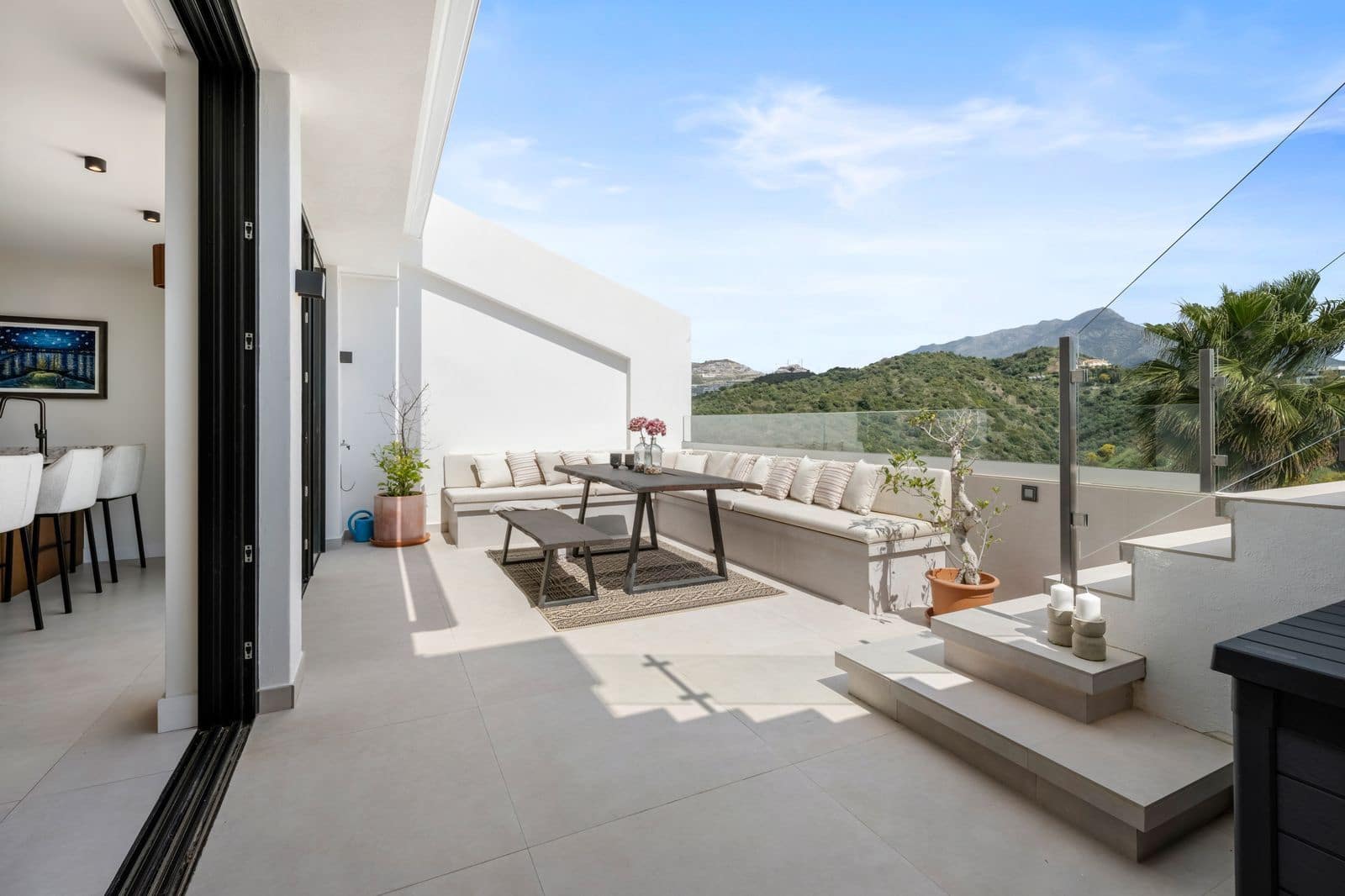 Ático de 2 habitaciones en La Quinta en venta - 769.000 € (Ref: 9738727)