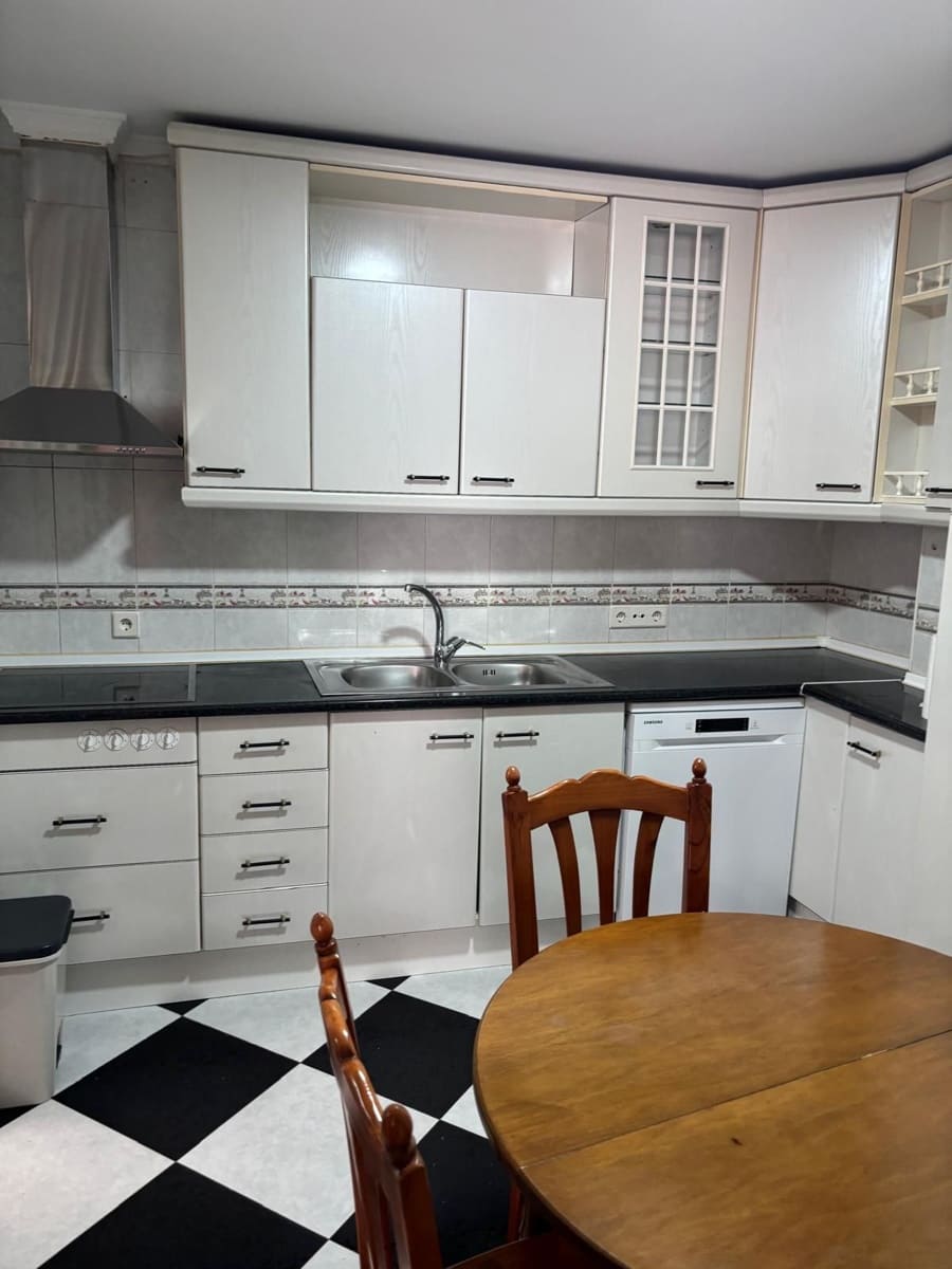 Casa de 2 habitaciones en Estepona en venta - 625.900 € (Ref: 9738733)