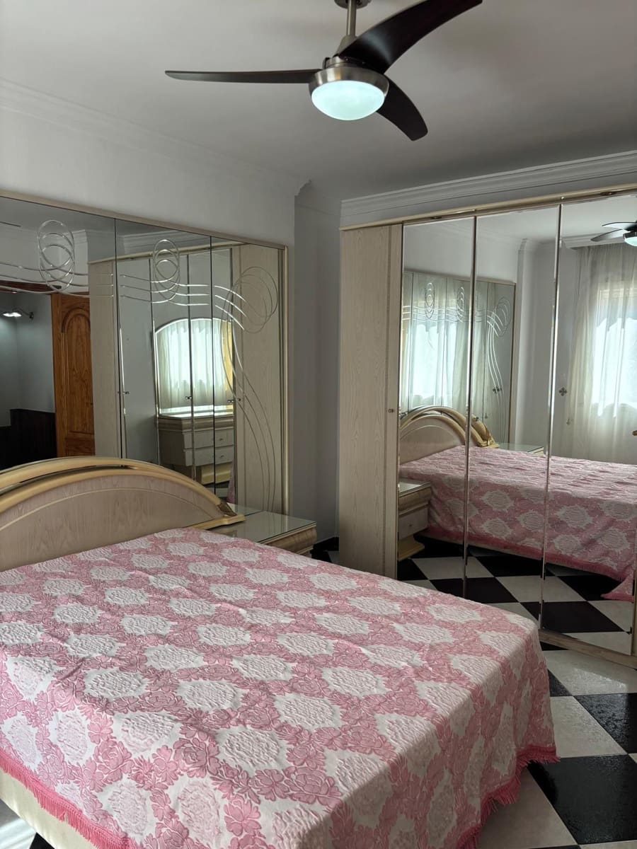 Casa de 2 habitaciones en Estepona en venta - 625.900 € (Ref: 9738733)