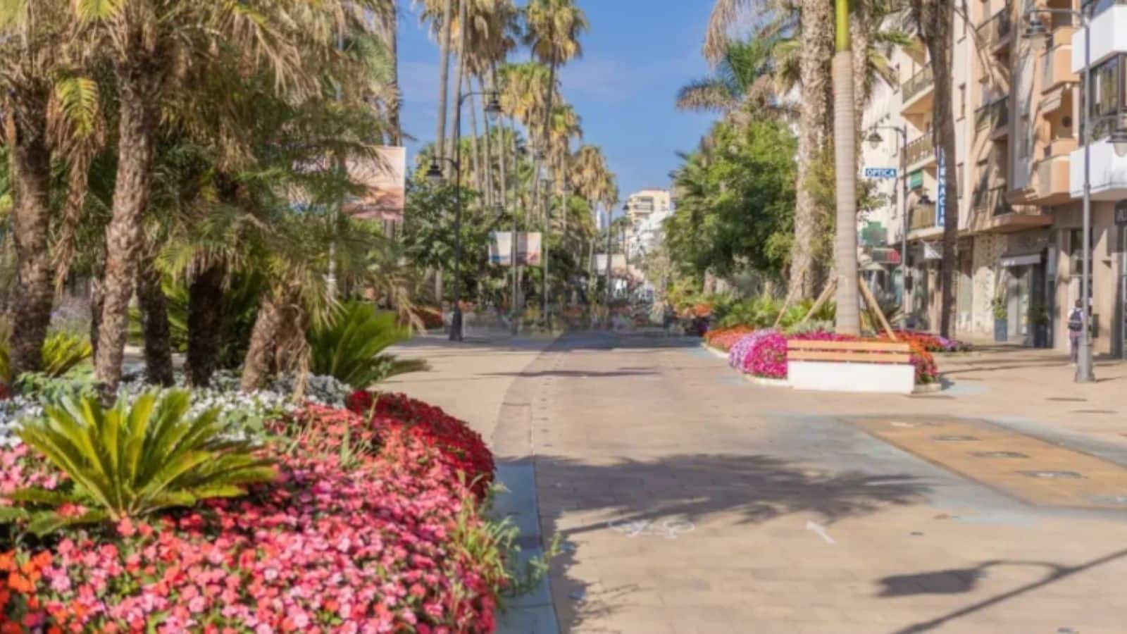 3 bedroom Apartment for sale in Estepona - € 437,000 (Ref: 9738734)