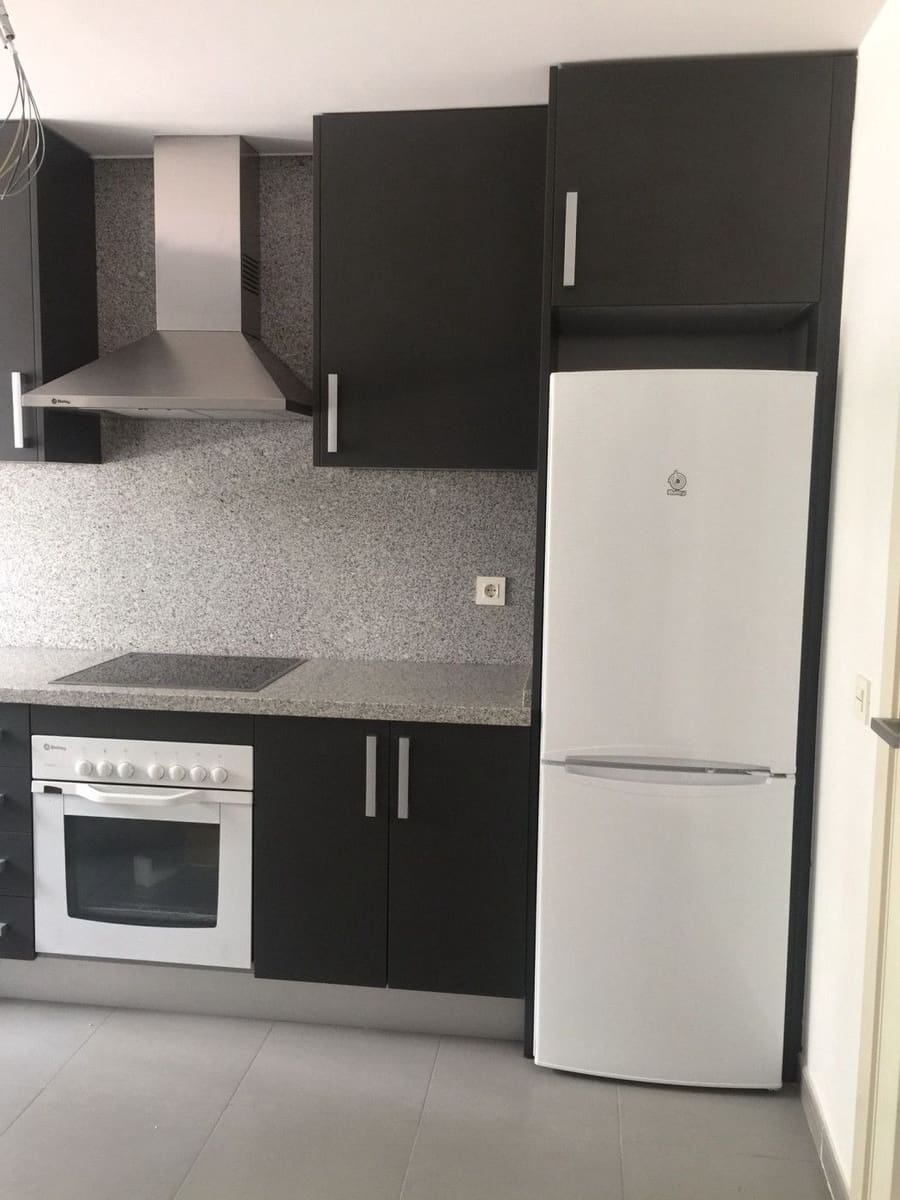 4 bedroom Apartment for sale in Estepona - € 420,000 (Ref: 9738737)