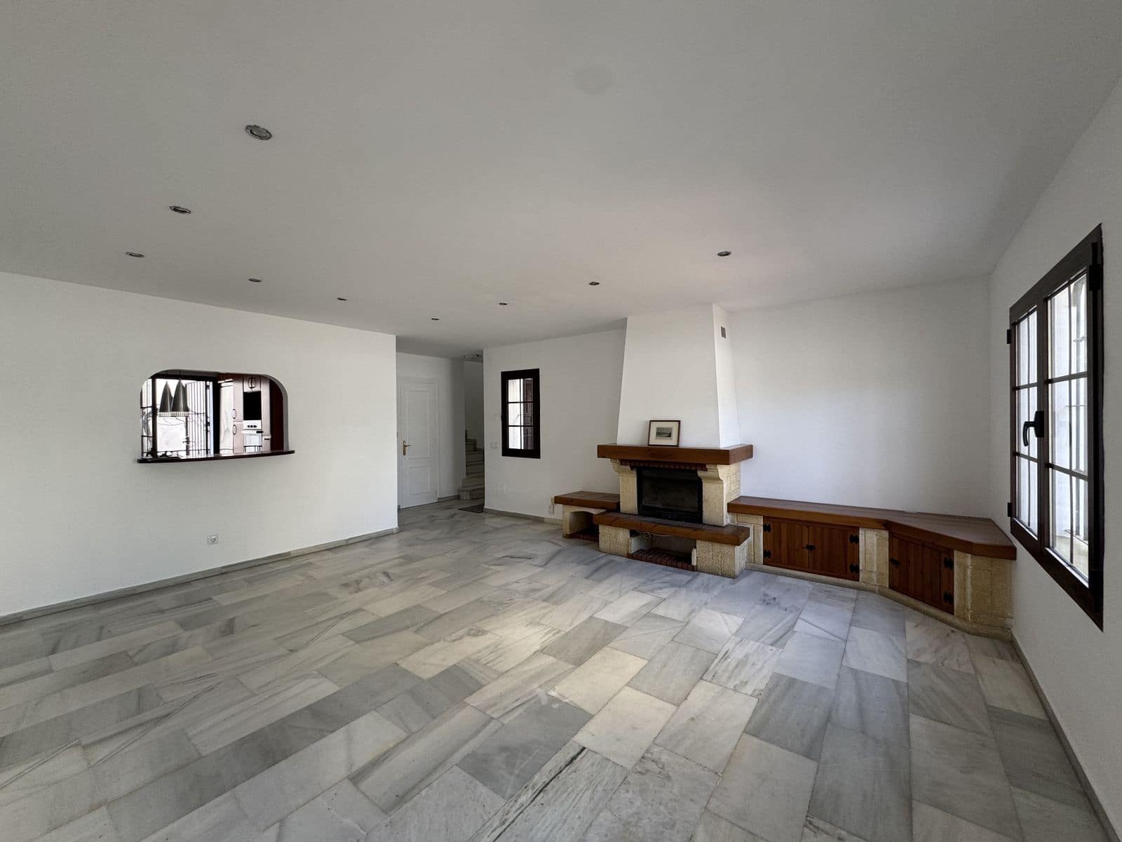 7 soveværelse Byhus til salg i Marbella - € 990.000 (Ref: 9738738)