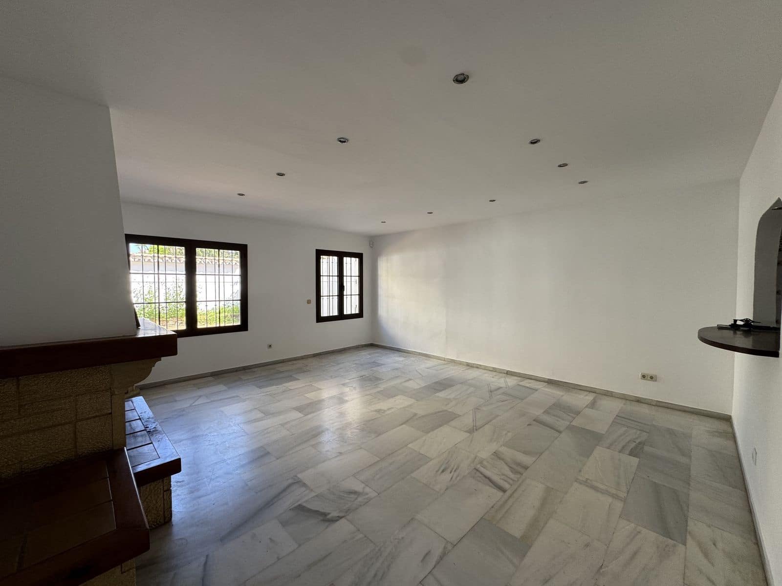 7 soveværelse Byhus til salg i Marbella - € 990.000 (Ref: 9738738)