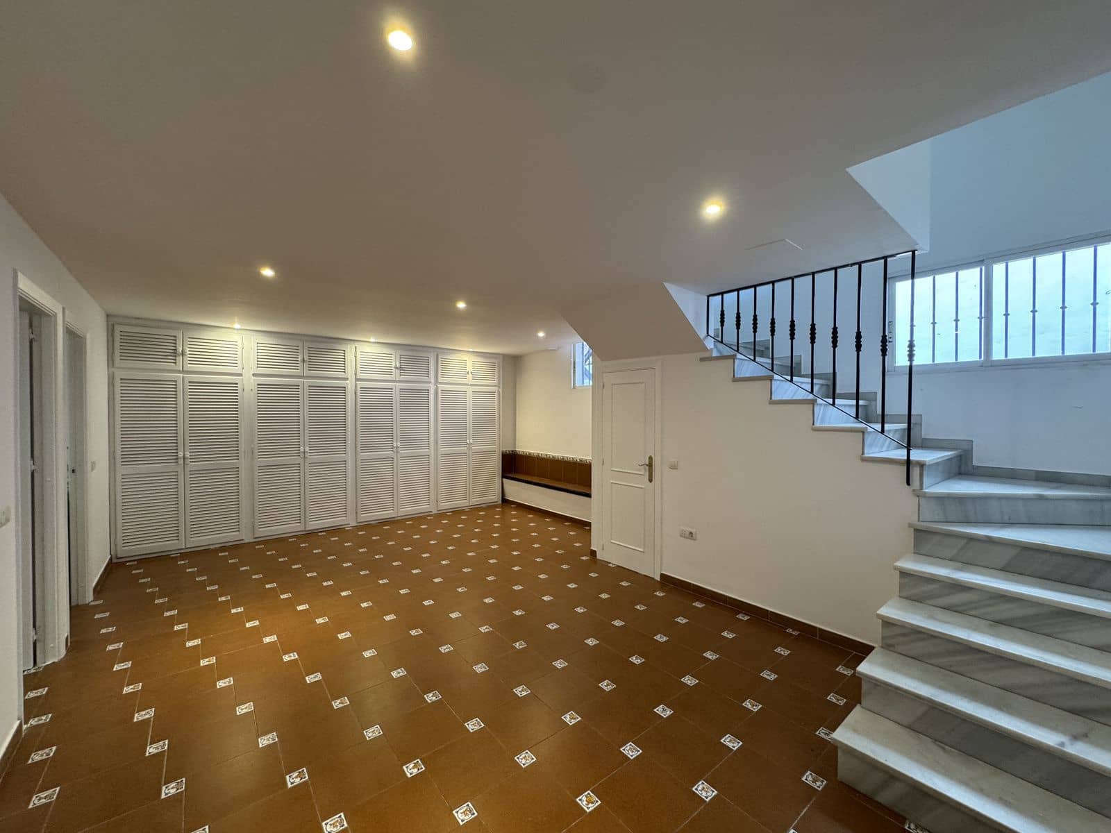 7 soveværelse Byhus til salg i Marbella - € 990.000 (Ref: 9738738)