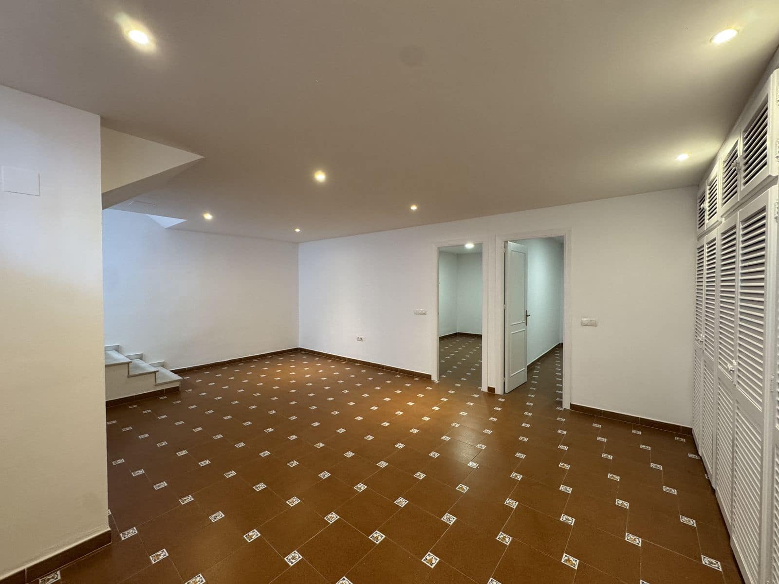 7 soveværelse Byhus til salg i Marbella - € 990.000 (Ref: 9738738)