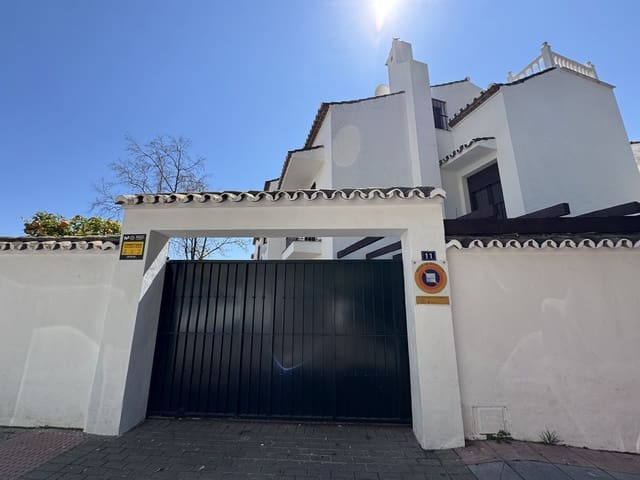 7 soveværelse Byhus til salg i Marbella - € 990.000 (Ref: 9738738)