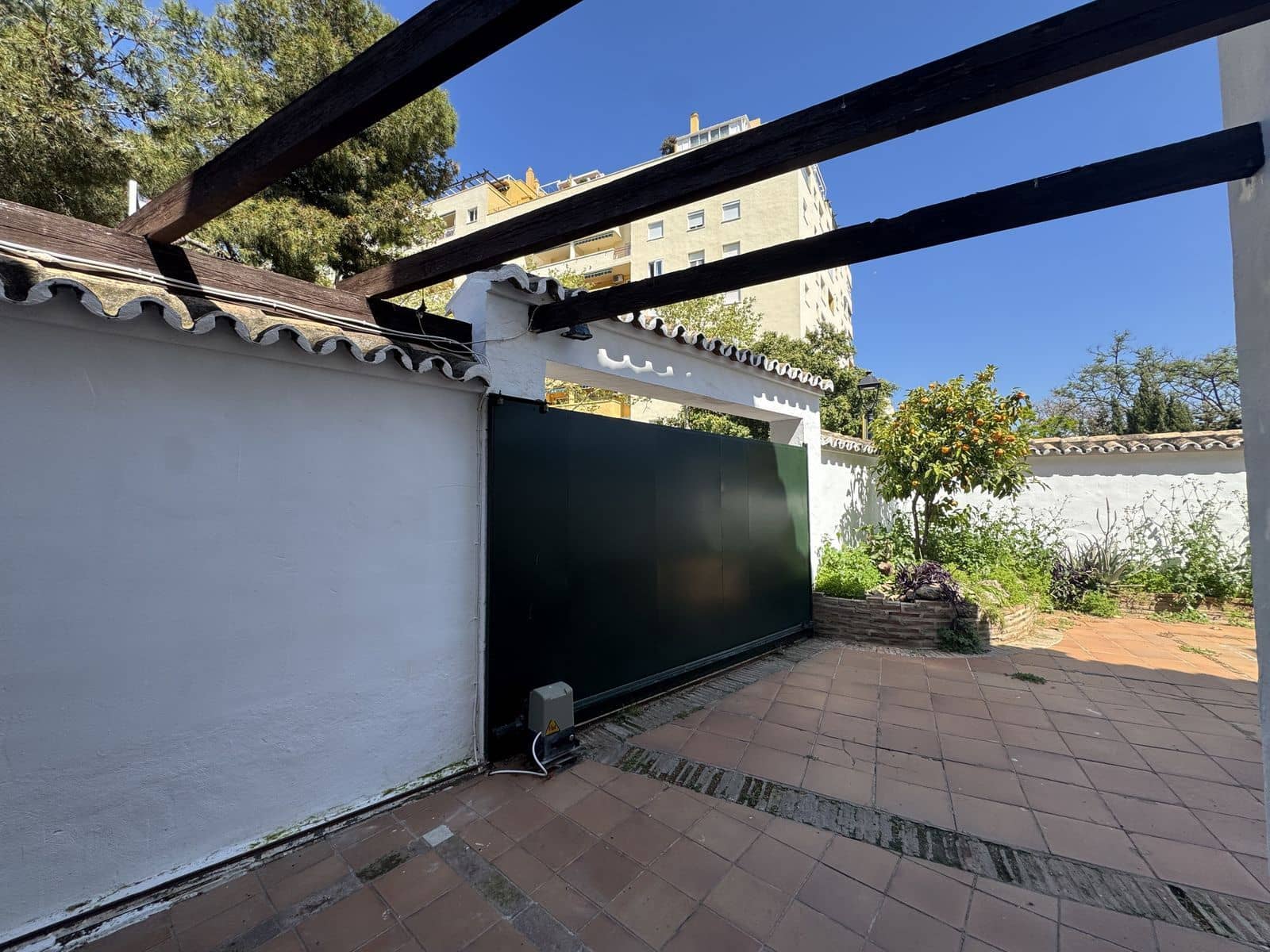 7 soveværelse Byhus til salg i Marbella - € 990.000 (Ref: 9738738)