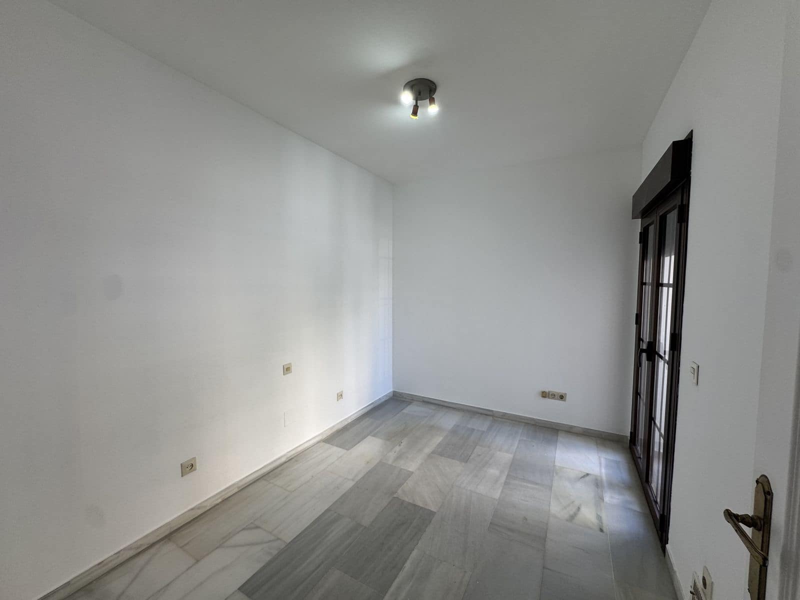 7 soveværelse Byhus til salg i Marbella - € 990.000 (Ref: 9738738)