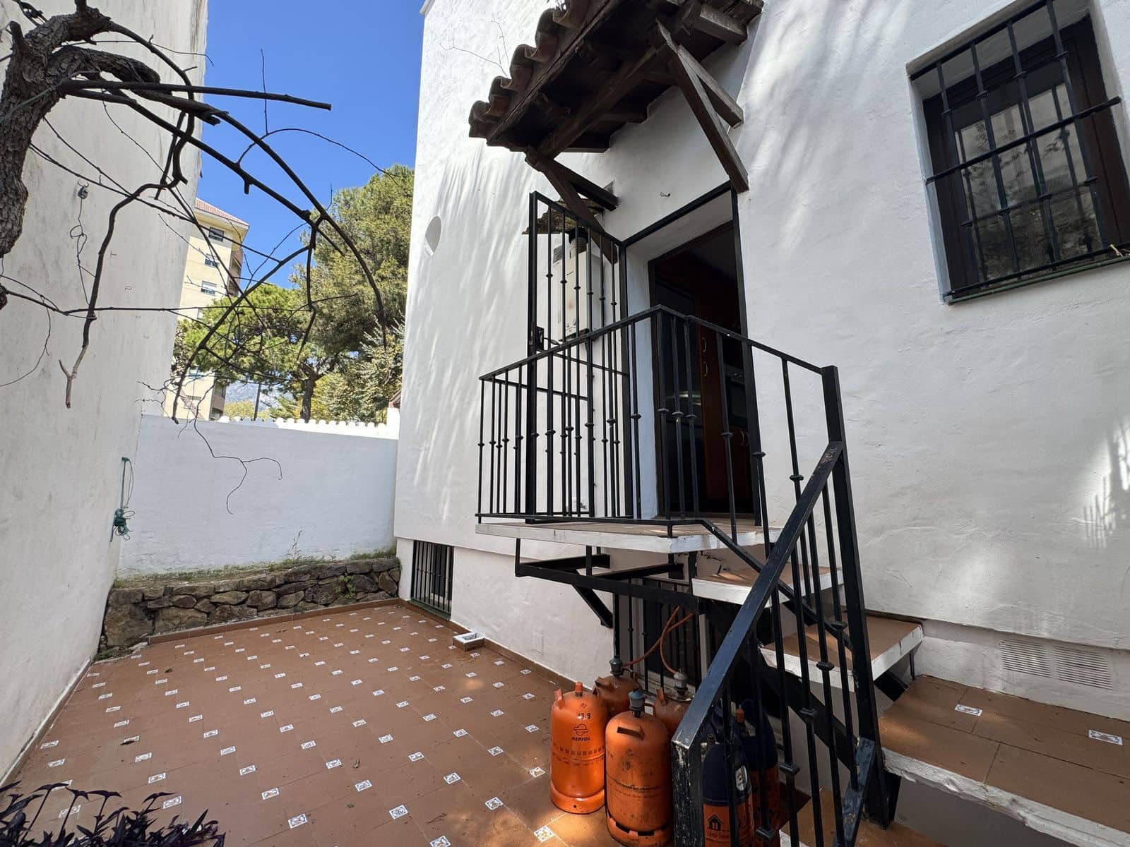 7 soveværelse Byhus til salg i Marbella - € 990.000 (Ref: 9738738)