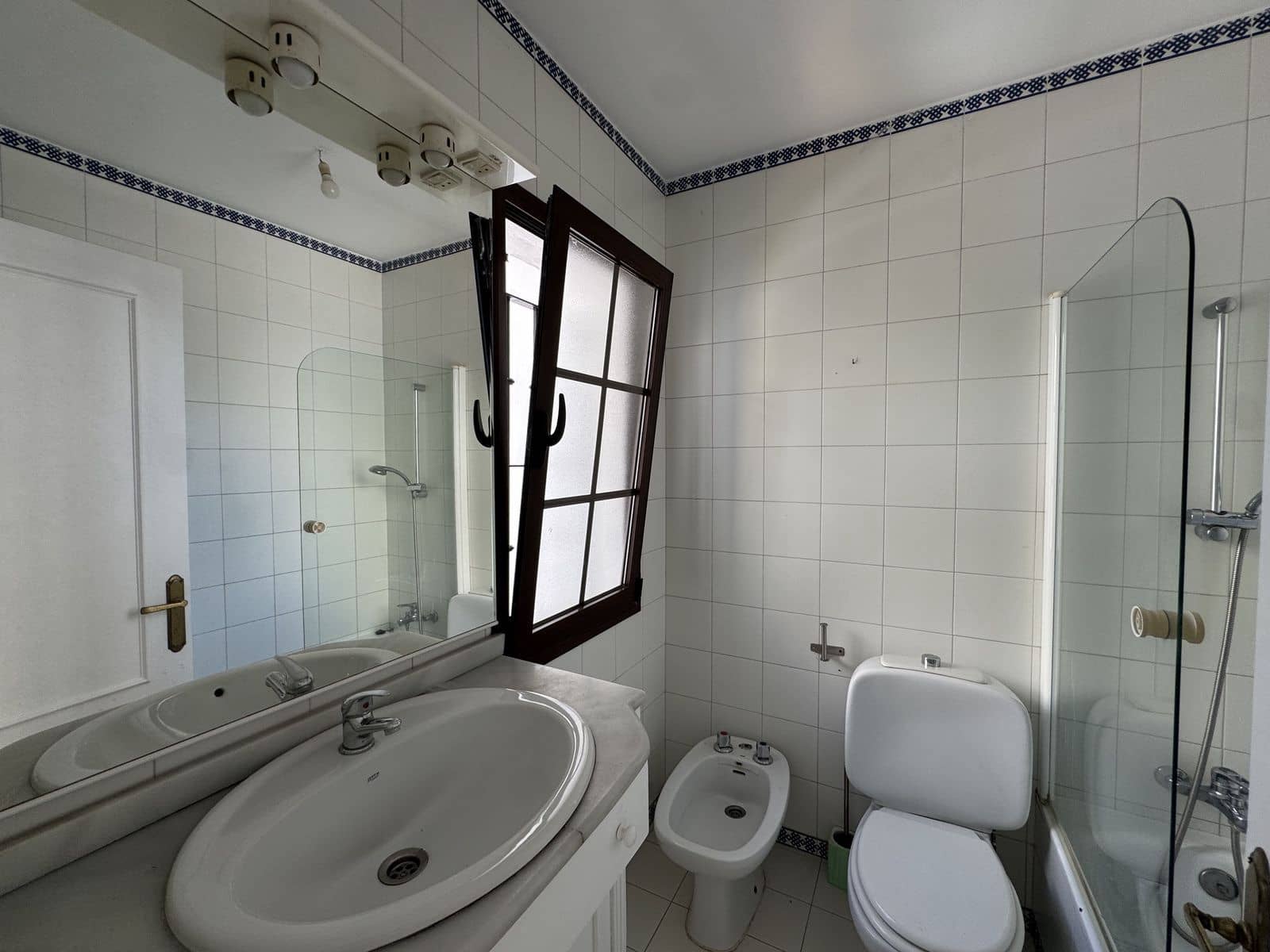 7 soveværelse Byhus til salg i Marbella - € 990.000 (Ref: 9738738)