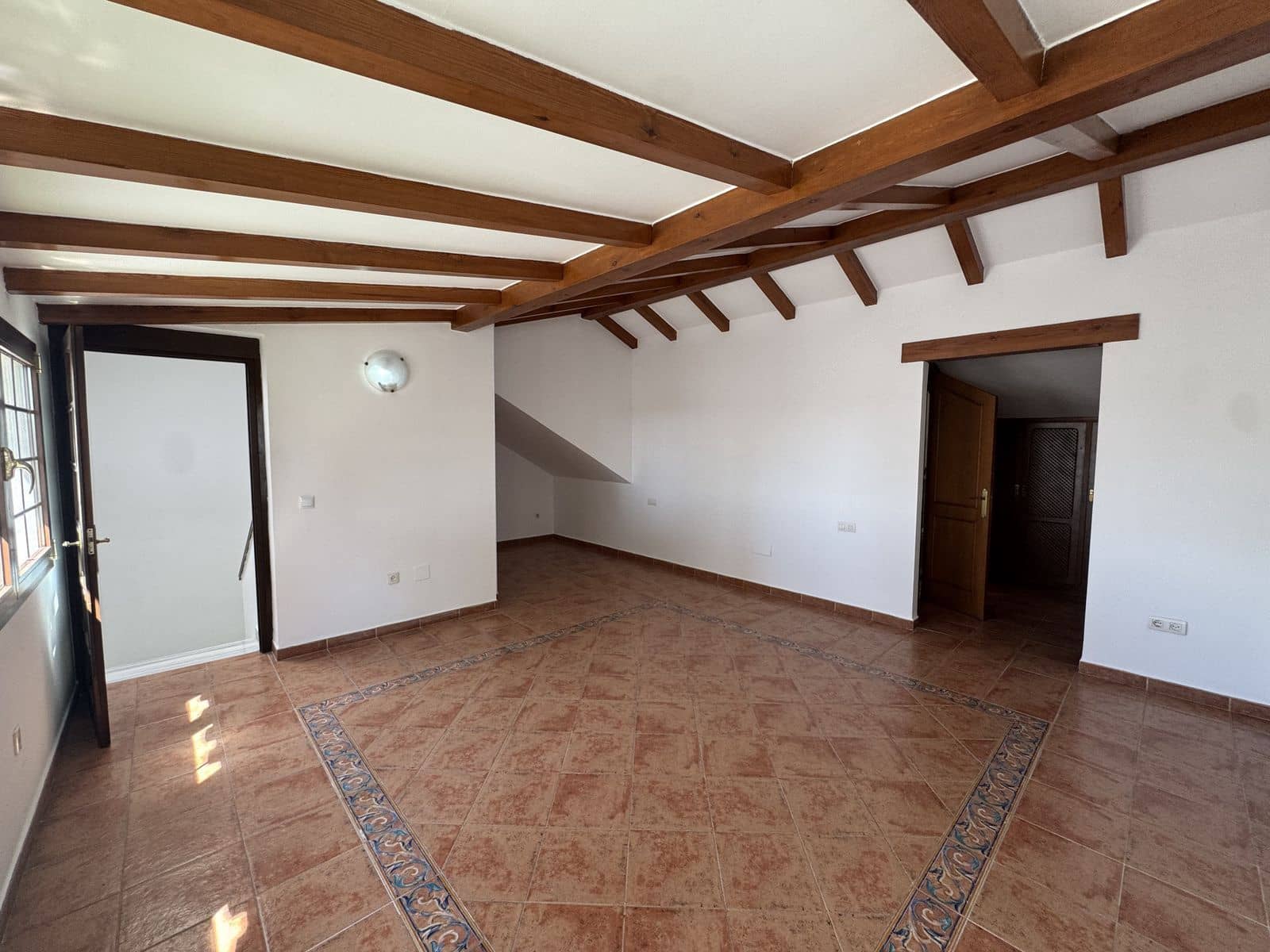 7 soveværelse Byhus til salg i Marbella - € 990.000 (Ref: 9738738)