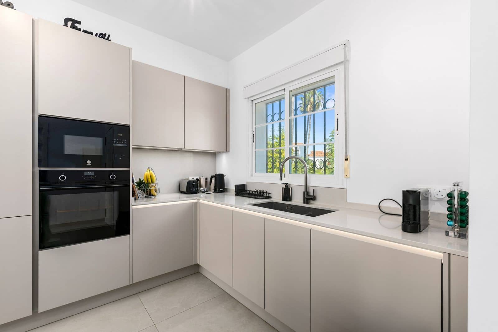 4 sypialnia Willa na sprzedaż w Cancelada - 925 000 € (Ref: 9738741)