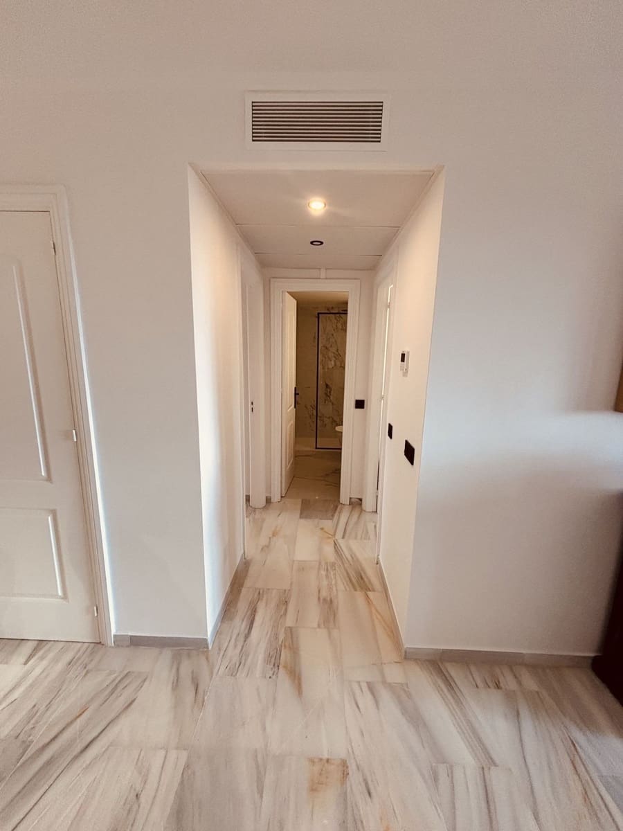 2 bedroom Apartment for sale in Calahonda - € 399,000 (Ref: 9738742)