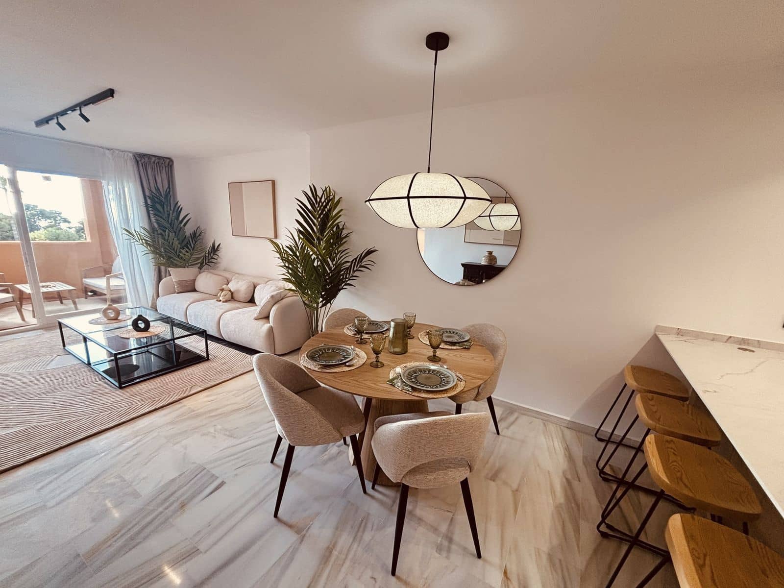 2 bedroom Apartment for sale in Calahonda - € 399,000 (Ref: 9738742)