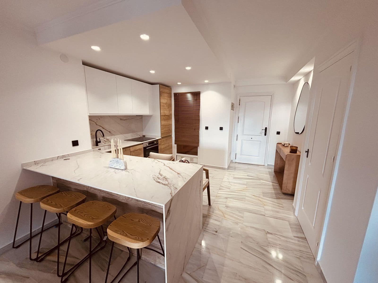 2 bedroom Apartment for sale in Calahonda - € 399,000 (Ref: 9738742)