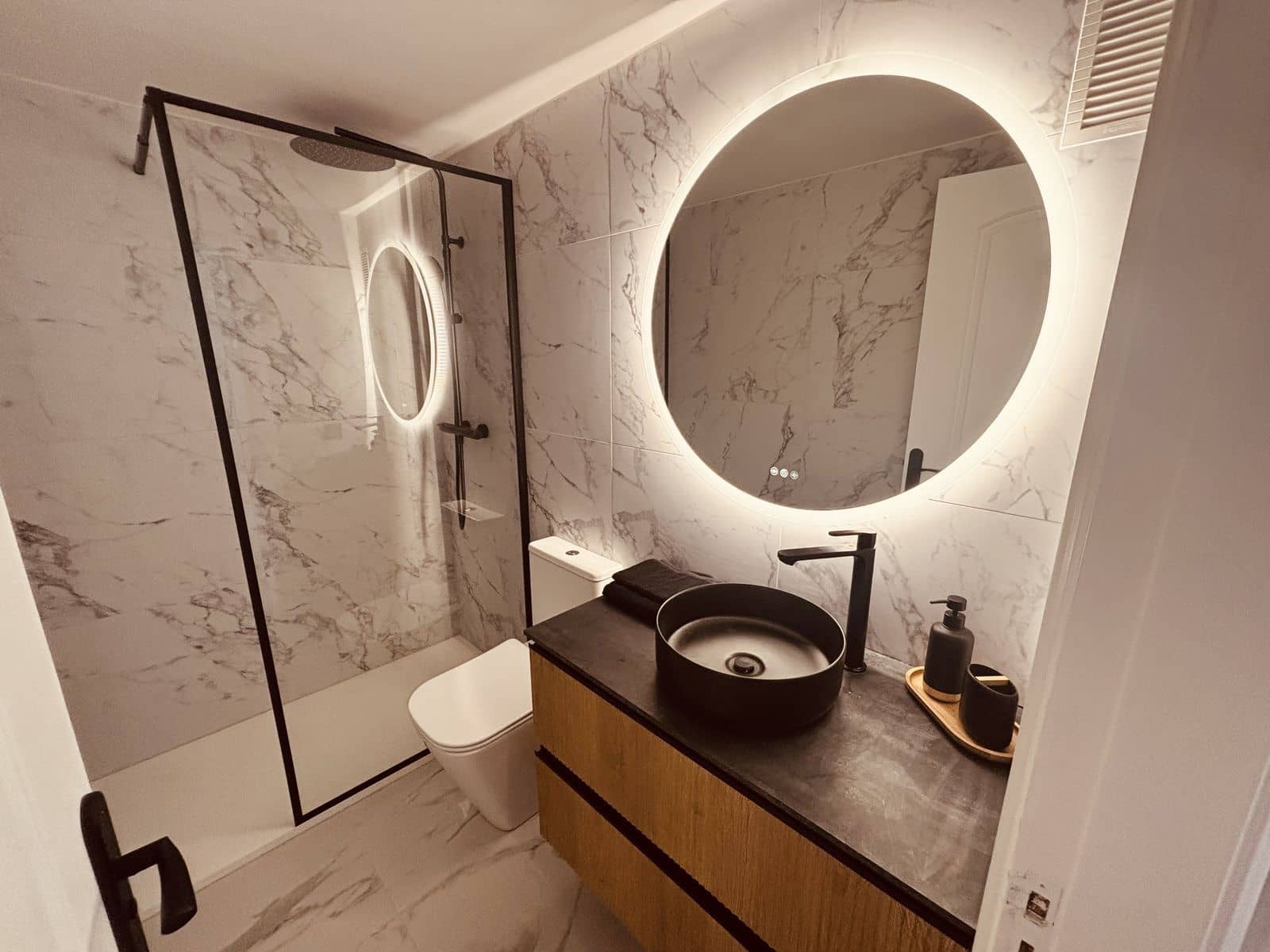 2 bedroom Apartment for sale in Calahonda - € 399,000 (Ref: 9738742)