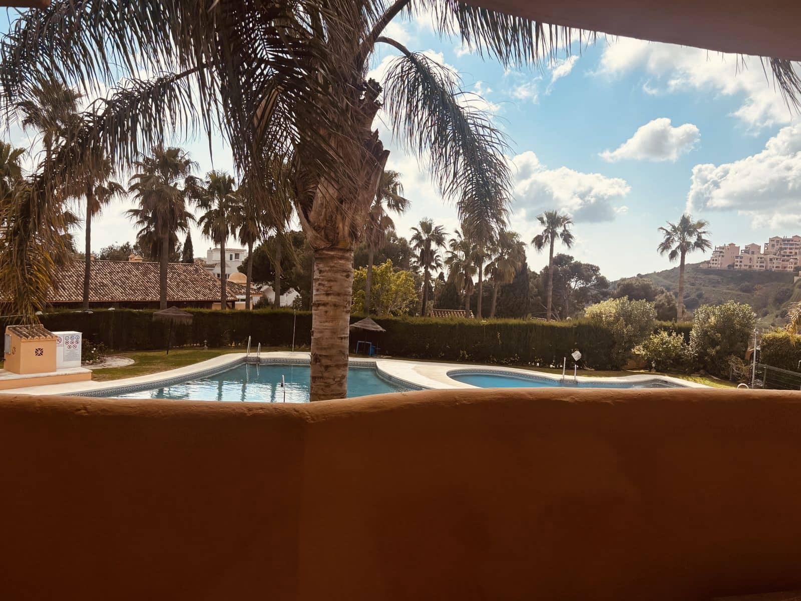 2 bedroom Apartment for sale in Calahonda - € 399,000 (Ref: 9738742)