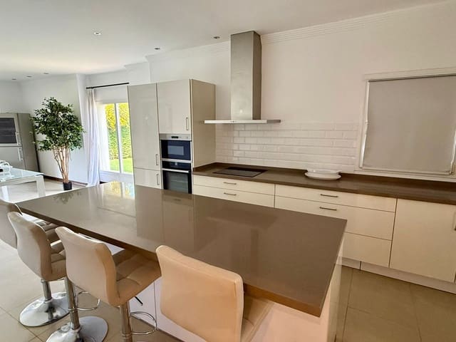 6 chambre Villa/Maison à vendre à Sotogrande Costa, San Roque - 1 550 000 € (Ref: 9738749)