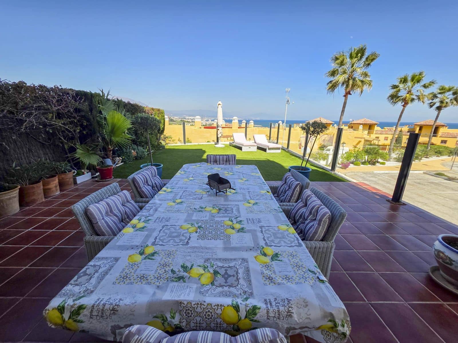 3 bedroom Apartment for sale in La Duquesa / Puerto de la Duquesa - € 375,000 (Ref: 9738754)