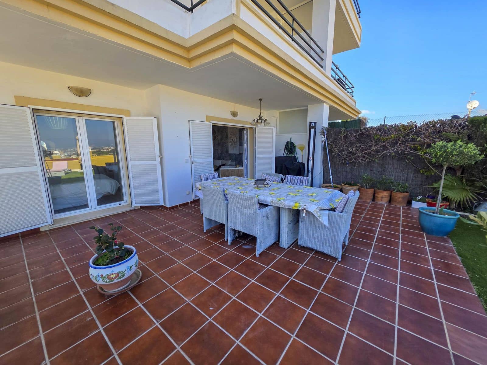 3 bedroom Apartment for sale in La Duquesa / Puerto de la Duquesa - € 375,000 (Ref: 9738754)