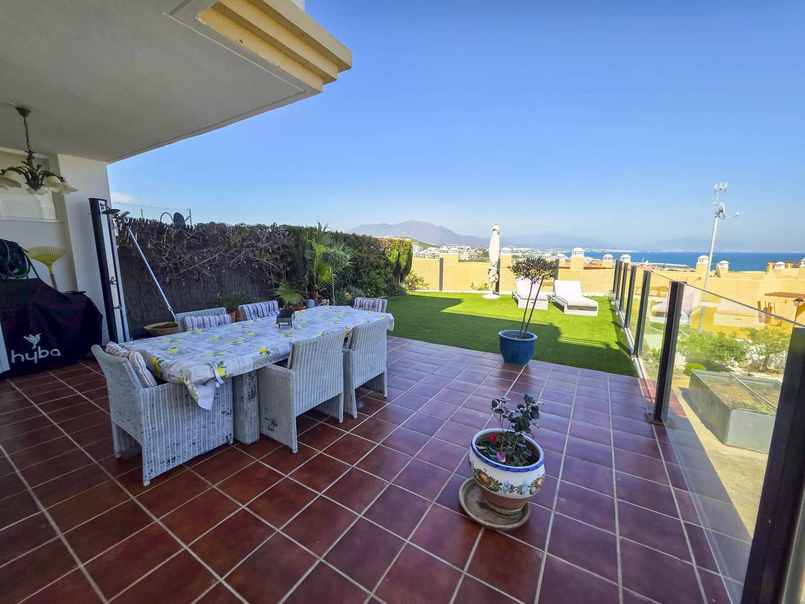 3 bedroom Apartment for sale in La Duquesa / Puerto de la Duquesa - € 375,000 (Ref: 9738754)