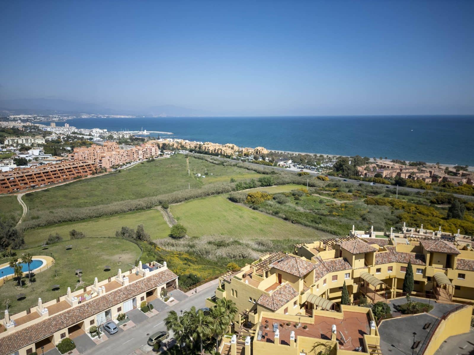 3 bedroom Apartment for sale in La Duquesa / Puerto de la Duquesa - € 375,000 (Ref: 9738754)