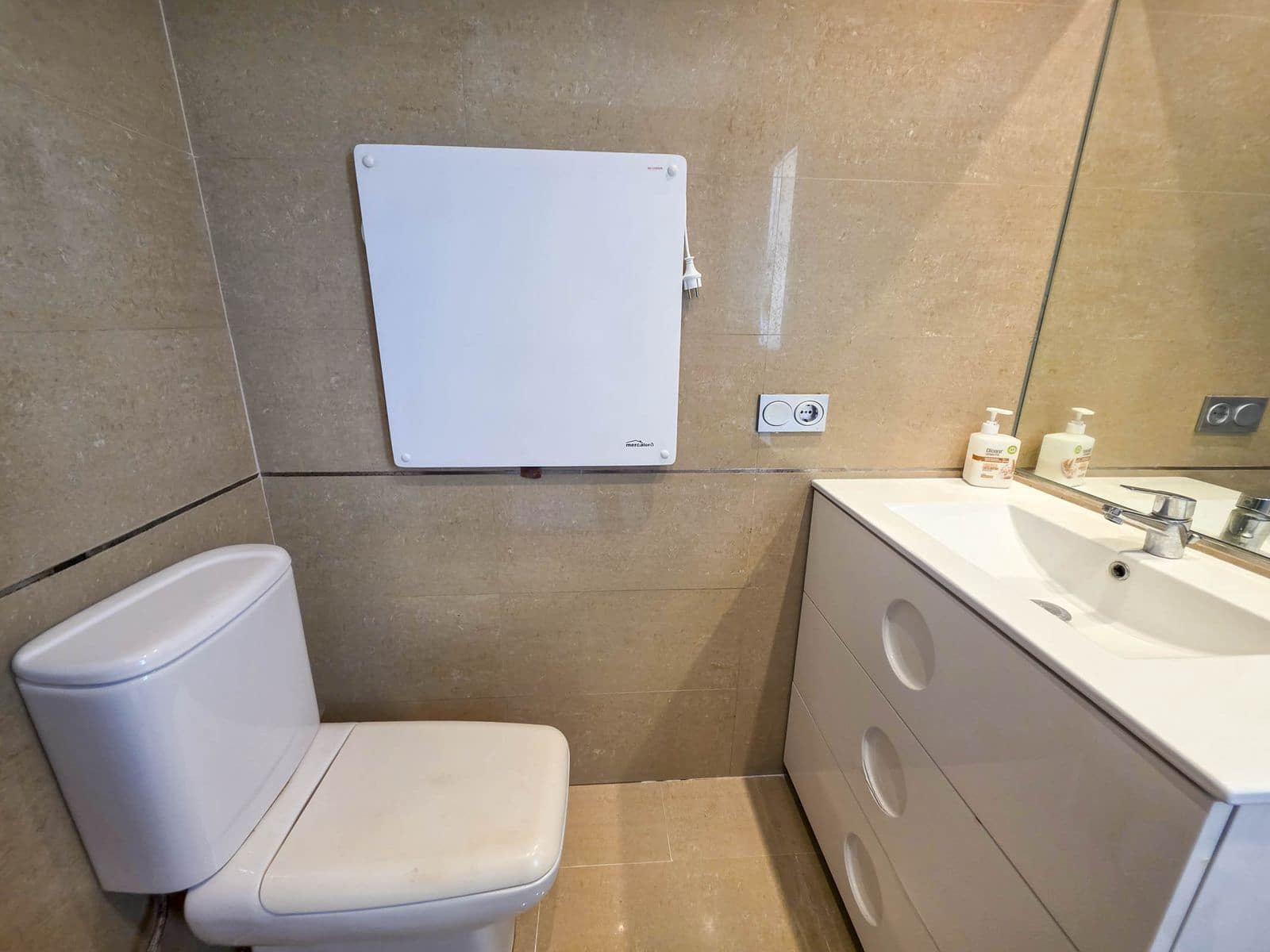 3 bedroom Apartment for sale in La Duquesa / Puerto de la Duquesa - € 375,000 (Ref: 9738754)