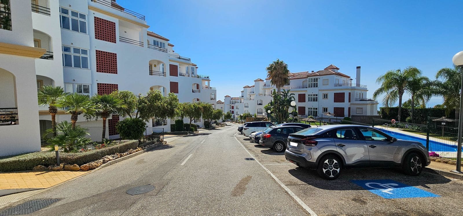 3 bedroom Apartment for sale in La Duquesa / Puerto de la Duquesa - € 375,000 (Ref: 9738754)